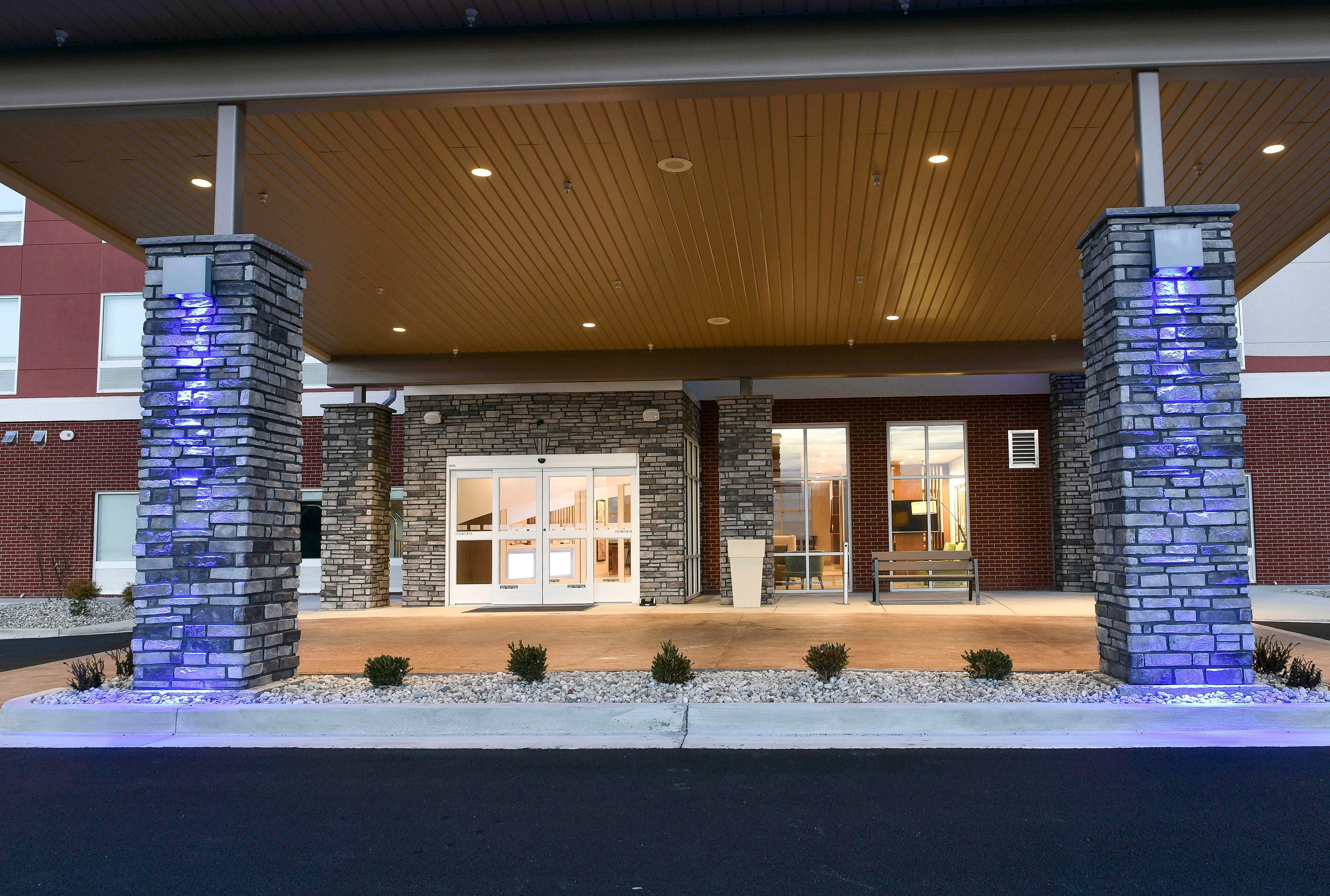 Holiday Inn Express & Suites - Madisonville By Ihg Exterior foto